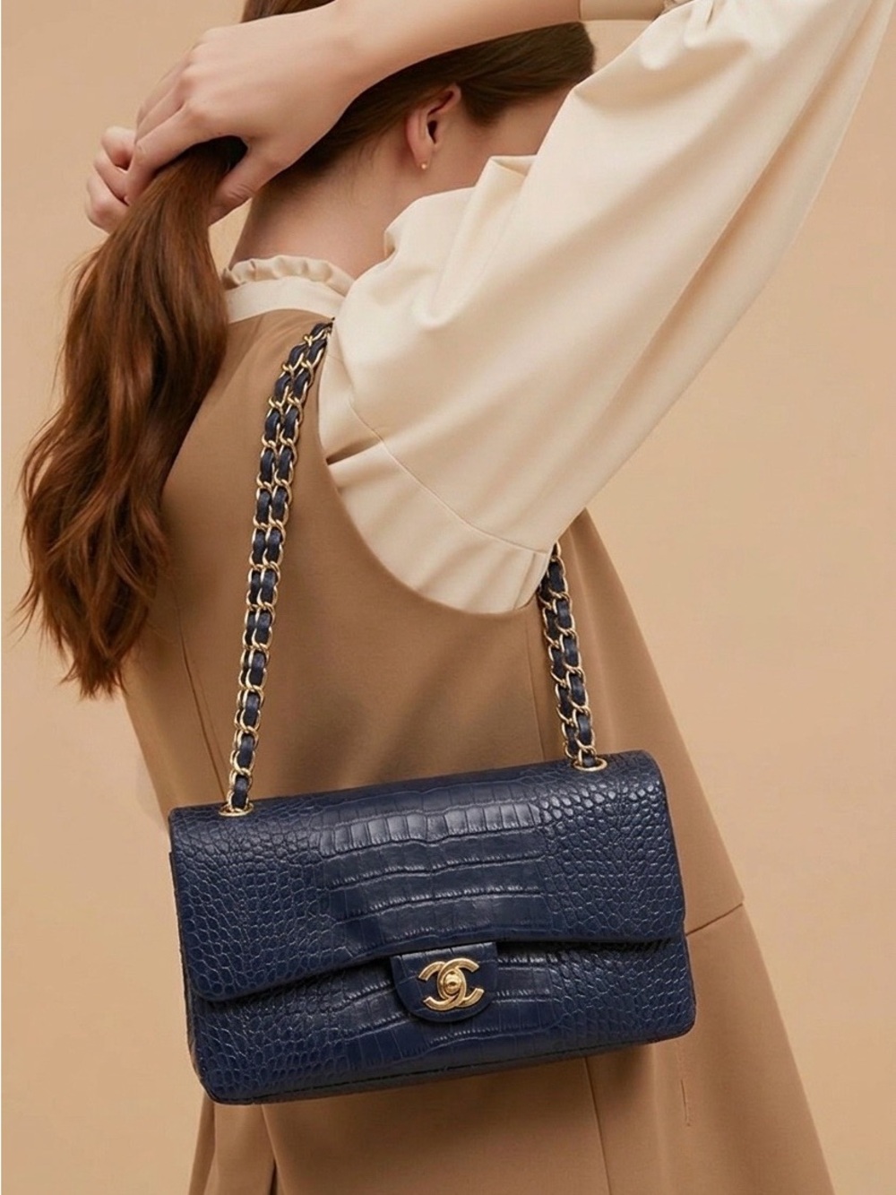 Chic Navy Croc-Embossed Shoulder Bag with Gold Chain